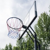 Backboard 120x80 cm och korg Ø 45 cm på Court Champ basketställning