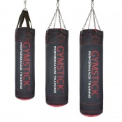 Heavy Bag boxsäck med cylindrisk form och svart yta, visad i tre olika längder upphängda i kedjor.