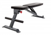 BLACK BENCH III med transporthjul och kompakt design för enkel förvaring.