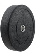 Hi Impact bumper plate i svart gummi med vit logotyp, sedd i sned vinkel med tjock kant.