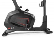 Motionscykel Gymstick GB6.0 med svänghjul, ram och pedaler synliga i sned vinkel