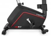 Motionscykel Gymstick GB8.0 med svänghjul, pedaler och ram synliga från sidan