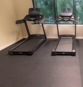 Svart gymgolv HEfitness