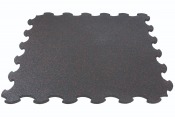 Interlocking Mat PRO Rubber i svart gummi med röda inslag och pusselkant