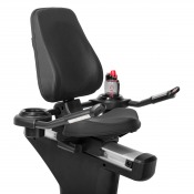 Detaljbild på säte med ryggstöd och sidohandtag på Gymstick PRO20.0 Recumbent