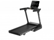 Master Fitness T32 löpband i sidovy som visar lutad ram och kompakt konstruktion