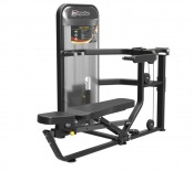 Impulse Multipress svart bröstmaskin med viktmagasin, lutande ryggstöd och pressarmar i stål.