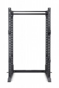 Power rack i svart stål med rektangulär ram och tvärstag nedtill, sedd rakt framifrån.
