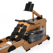Gymstick GRW Fusion roddmaskin i sned vinkel med display fotstöd och sits