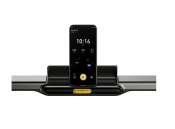 Detaljbild på tillbehör och basdel till Kingsmith WalkingPad R2 gåband placerade fristående