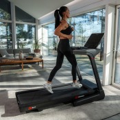 Gymstick GT5.0 löpband i användning framifrån