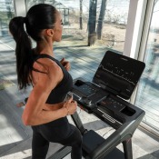 Gymstick GT5.0 löpband i sidovy under användning