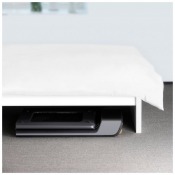 Gymstick WalkingPad gåband i frontvy som visar låg höjd och diskret design, visat fristående