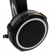 Detaljbild på fläkthus med runt galler och cirkulär ram i svart utförande.