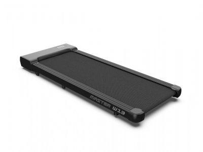 Master Fitness W13 gåband med låg profil, rektangulär gångyta och svart ovandel, visat fristående