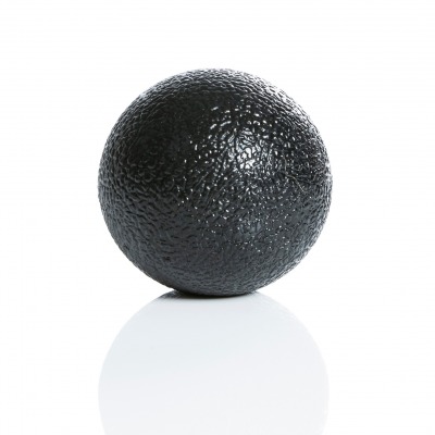 Squeeze Ball i svart gummi med rund form mot vit bakgrund.