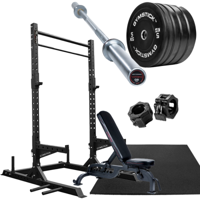 Gympaket Gymstick med power rack, träningsbänk, skivstång och viktskivor på vit bakgrund.