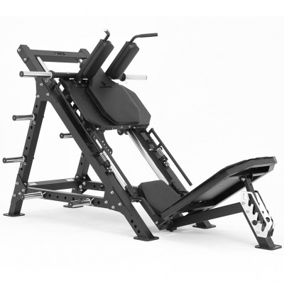 Benmaskin Hack Squat med vit bakgrund. Svart klassik stilren benpress för kommersiellt bruk som passar till 50 mm vikter med ros